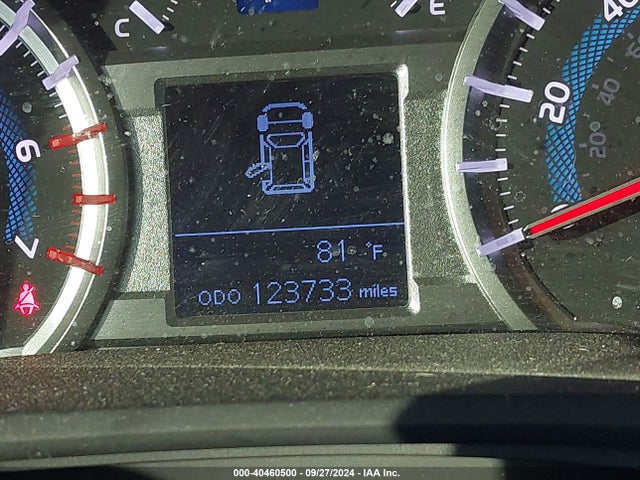 Toyota 4RUNNER SR5 2018 JTEBU5JR6J5589546 Image 16