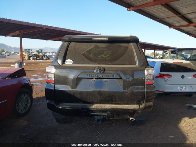 Toyota 4RUNNER SR5 2018 JTEBU5JR6J5589546 Image 17
