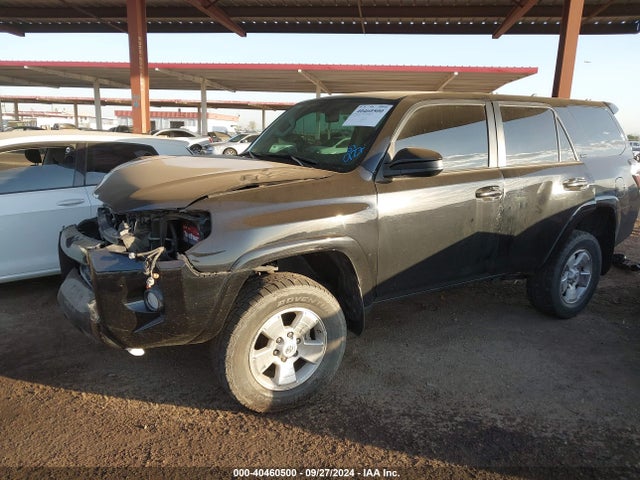 Toyota 4RUNNER SR5 2018 JTEBU5JR6J5589546 Image 2
