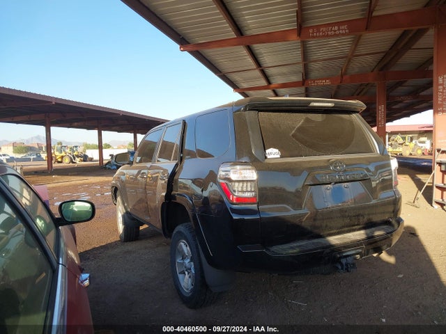 Toyota 4RUNNER SR5 2018 JTEBU5JR6J5589546 Image 3