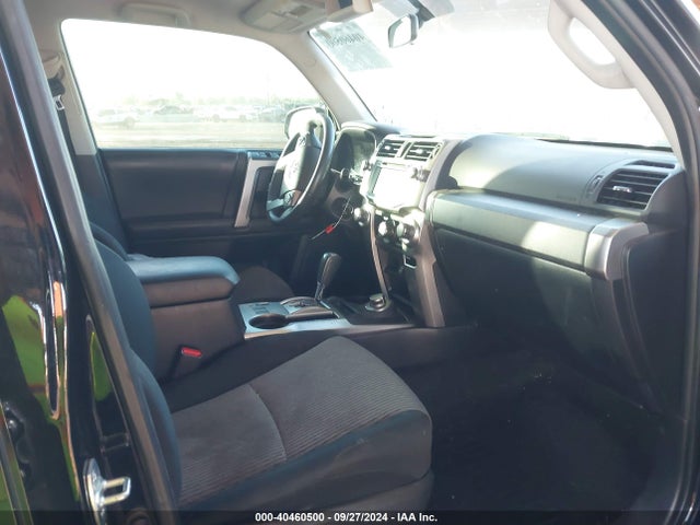 Toyota 4RUNNER SR5 2018 JTEBU5JR6J5589546 Image 5