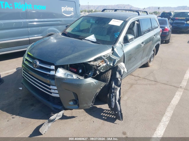 Toyota Highlander Le 2018 5TDZZRFHXJS287408 Image 2