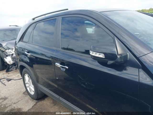 5XYKTCA6XFG641373 KIA SORENTO LX