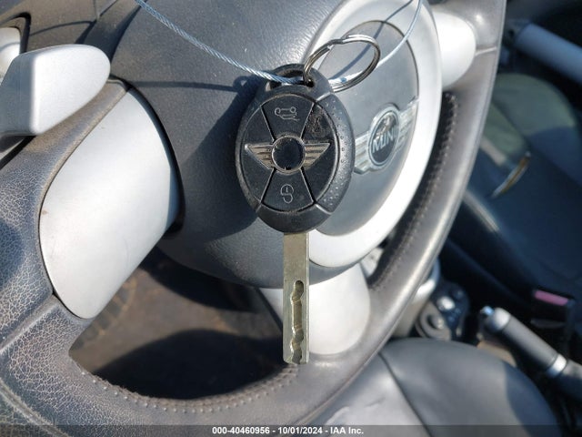 2008 MINI COOPER S WMWRH33558TL97639 Photo 10