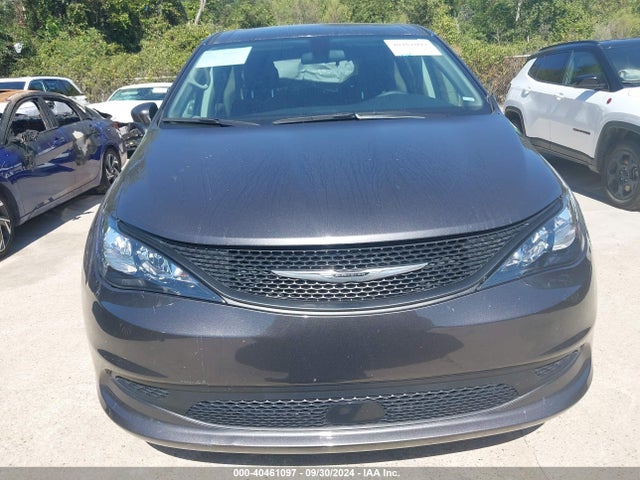 2C4RC1CG0NR235816 Chrysler Voyager Lx
