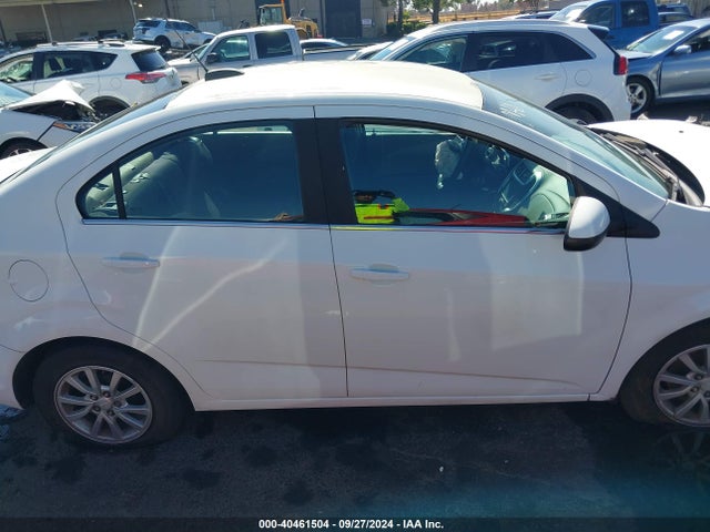 Chevrolet Sonic Lt Auto 2017 1G1JD5SGXH4127349 Image 12