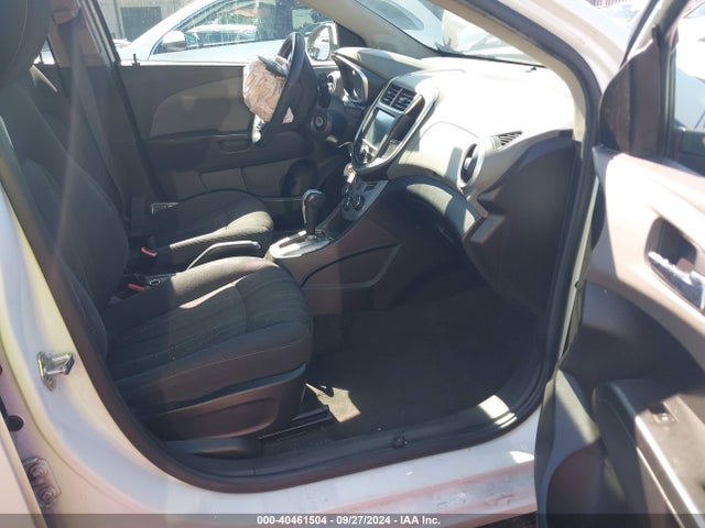 Chevrolet Sonic Lt Auto 2017 1G1JD5SGXH4127349 Image 5