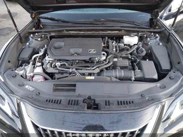 58ADA1C16PU035416 Lexus ES 300H