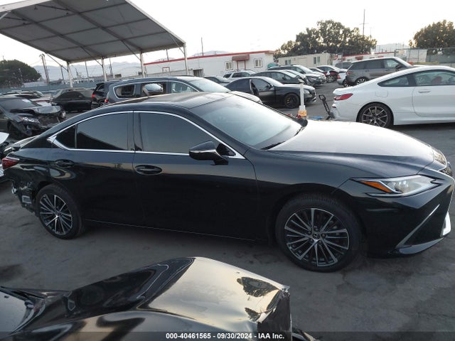 58ADA1C16PU035416 Lexus ES 300H
