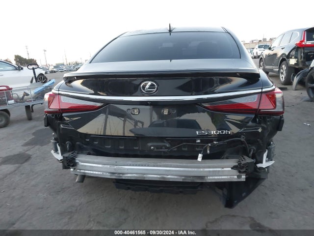 Lexus ES 300H 2023 58ADA1C16PU035416 Image 17
