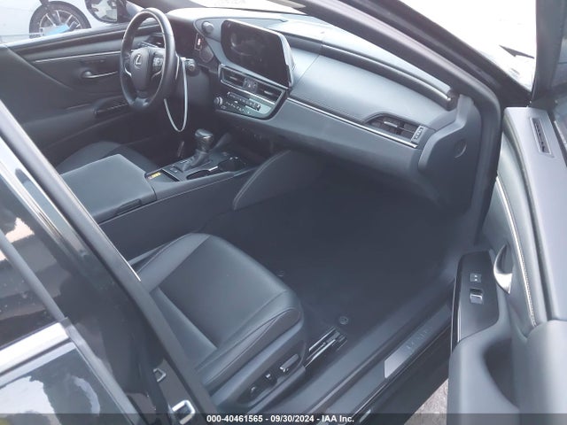 Lexus ES 300H 2023 58ADA1C16PU035416 Image 5