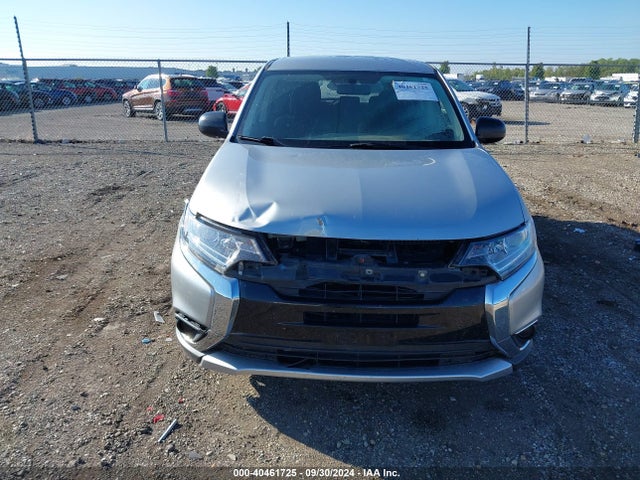 JA4AD2A38JZ060631 Mitsubishi Outlander Es
