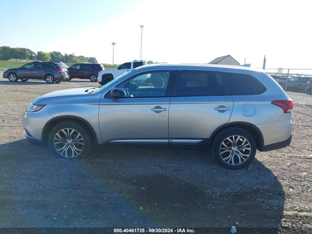 JA4AD2A38JZ060631 Mitsubishi Outlander Es