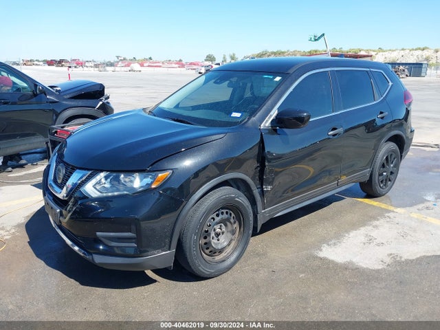 Nissan ROGUE S 2019 5N1AT2MV8KC726019 Image 2