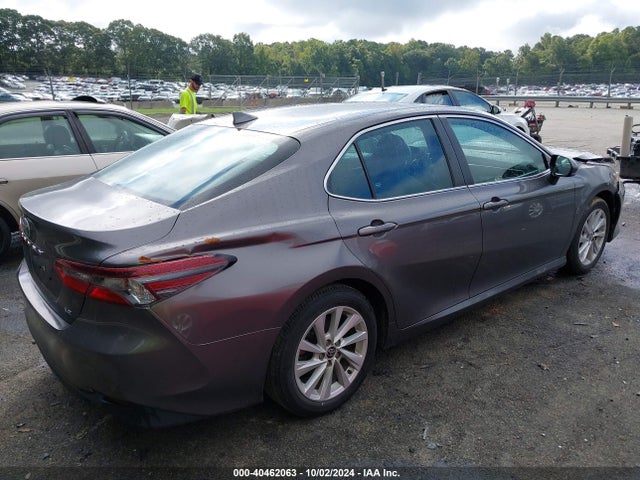 Toyota CAMRY LE 2022 4T1C11AK5NU687648 Image 4