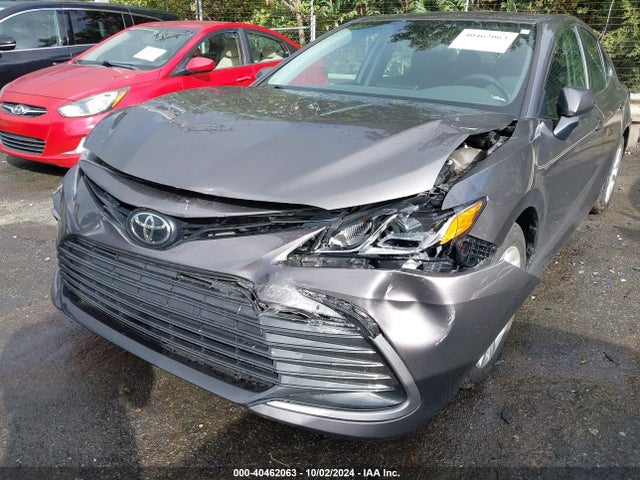 Toyota CAMRY LE 2022 4T1C11AK5NU687648 Image 6