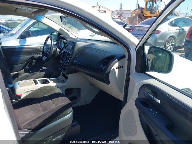 2C4RDGCG3GR338585 Dodge Grand Caravan Sxt