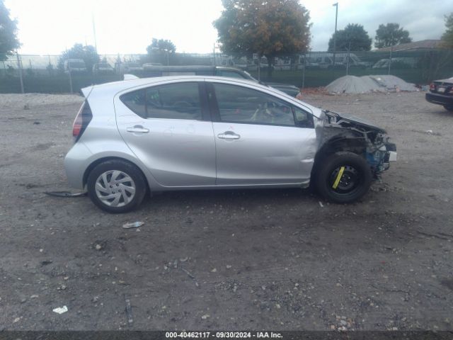 JTDKDTB32F1577721 Toyota Prius C Two
