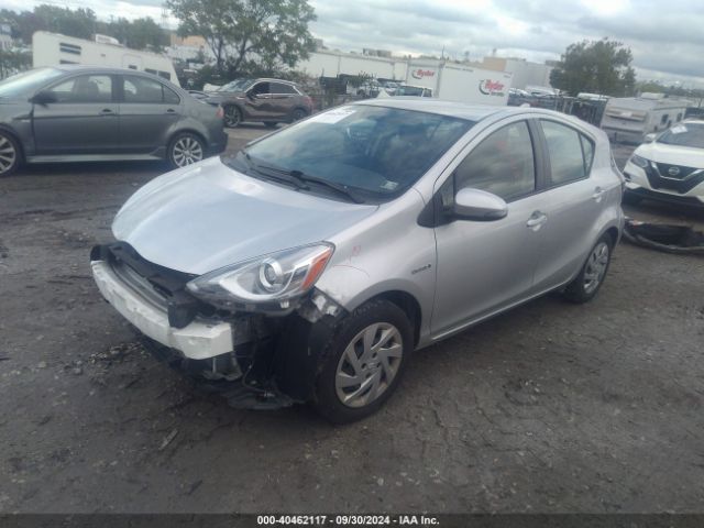 JTDKDTB32F1577721 Toyota Prius C Two