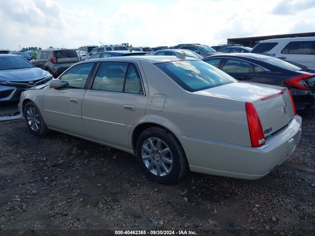 2011 CADILLAC DTS 1G6KH5E6XBU131561 Photo 2