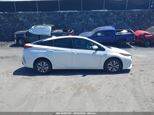 JTDKARFPXJ3076498 Toyota PRIUS PRIME
