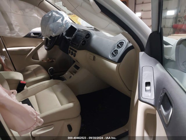 WVGBV7AX4GW507825 Volkswagen TIGUAN SE