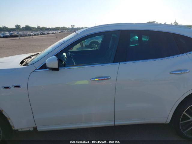 ZN661YUS2HX250410 Maserati LEVANTE S