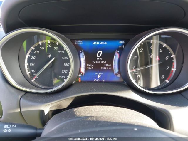 ZN661YUS2HX250410 Maserati LEVANTE S