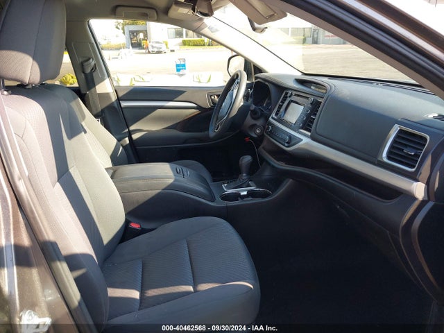 Toyota Highlander Le 2016 5TDZARFH6GS019939 Image 5