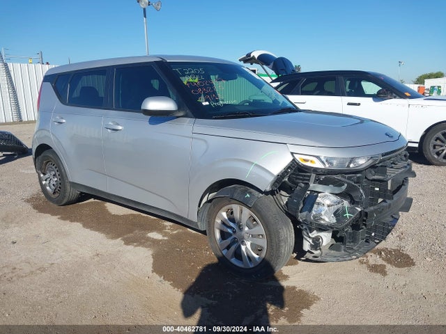 KIA SOUL LX 2020 KNDJ23AU2L7083220 Image 1