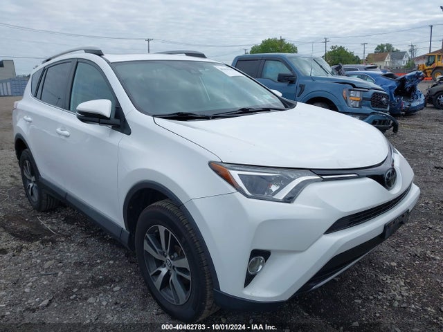 2018 2T3RFREV2JW802688 main image