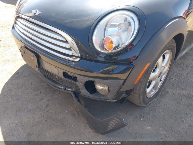 2010 MINI COOPER WMWMF3C55ATZ22737 Photo 5