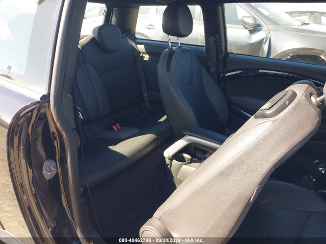 2010 MINI COOPER WMWMF3C55ATZ22737 Photo 7