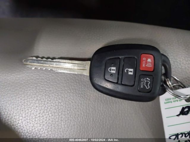 2T3RFREV7FW354732 Toyota Rav4 Xle