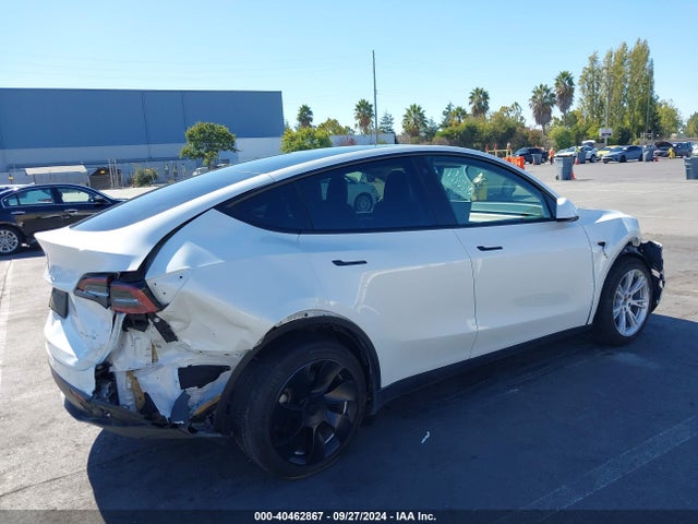 2023 TESLA MODEL Y 7SAYGDEE8PF634374 Photo 3