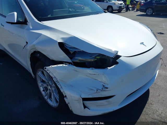 2023 TESLA MODEL Y 7SAYGDEE8PF634374 Photo 5