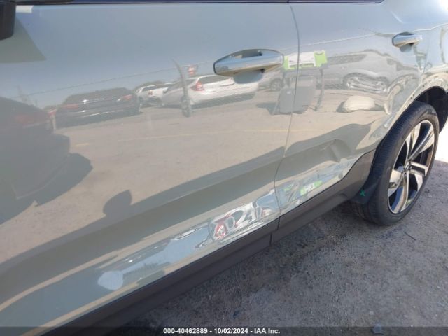 YV4L12UX6P2087668 Volvo Xc40 B5 Ultimate Dark Theme