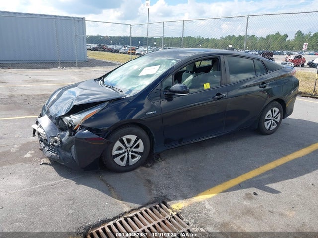 Toyota Prius Two Eco 2018 JTDKARFU5J3068556 Image 2