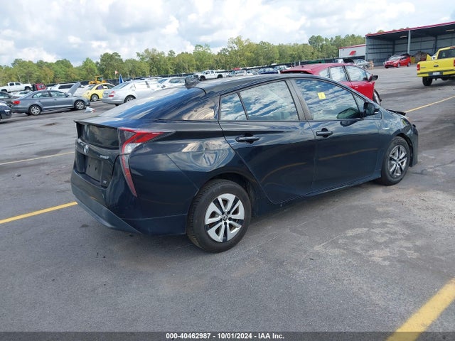 Toyota Prius Two Eco 2018 JTDKARFU5J3068556 Image 4
