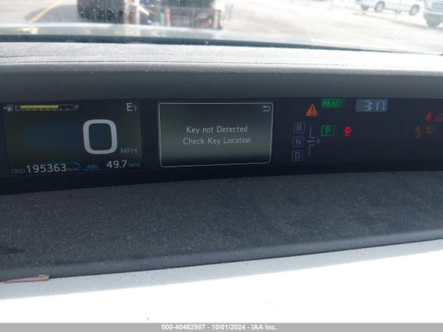 Toyota Prius Two Eco 2018 JTDKARFU5J3068556 Image 7