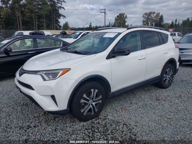Toyota RAV4 LE 2017 2T3BFREV4HW662980 Image 2