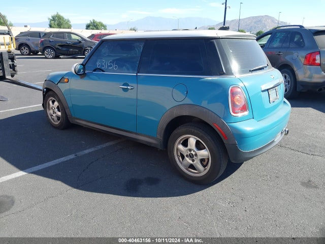 2009 MINI COOPER WMWMF33589TW74074 Photo 2