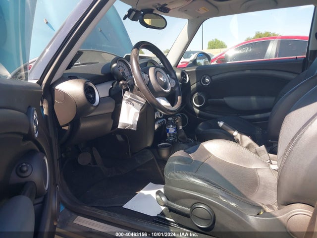 2009 MINI COOPER WMWMF33589TW74074 Photo 4