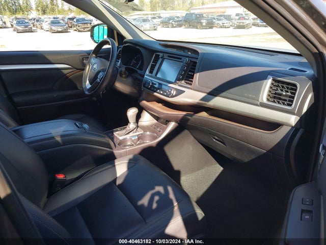 Toyota Highlander Xle 2019 5TDJZRFH7KS569519 Image 5