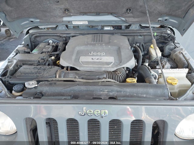 1C4BJWEG0EL128887 Jeep Wrangler Unlimited Sahara