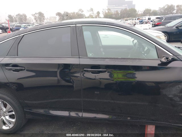 Honda ACCORD LX 2018 1HGCV1F10JA244488 Image 13