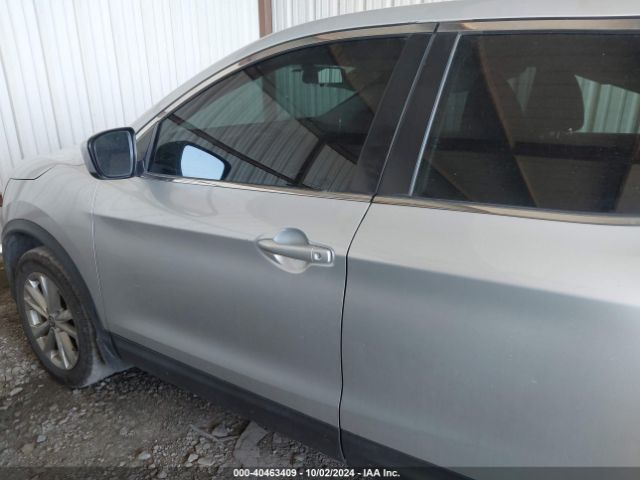 JN1BJ1CP0KW229608 Nissan Rogue Sport S