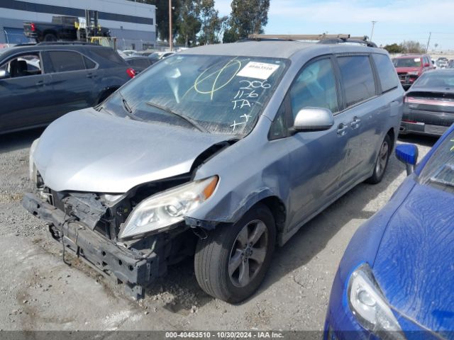 5TDKZ3DC7JS919500 Toyota Sienna Le 8 Passenger