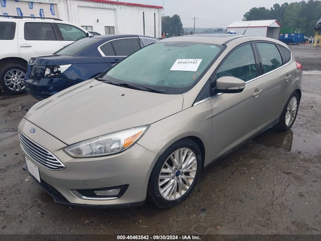 Ford Focus Titanium 2015 1FADP3N22FL381713 Image 2
