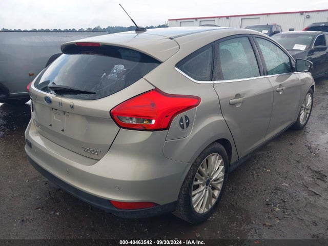 Ford Focus Titanium 2015 1FADP3N22FL381713 Image 4